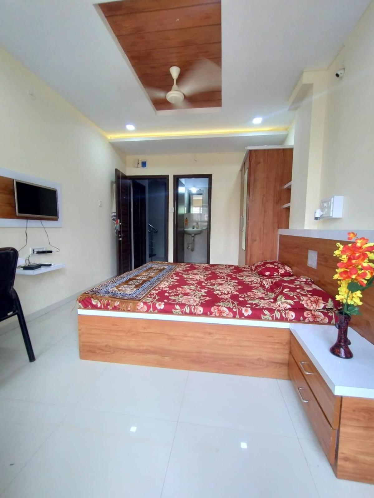 Modern Efficient Flat With Equipped Pantry * Indore